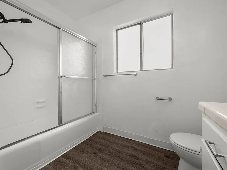 814 Victor Ave #14A — Photo 15
