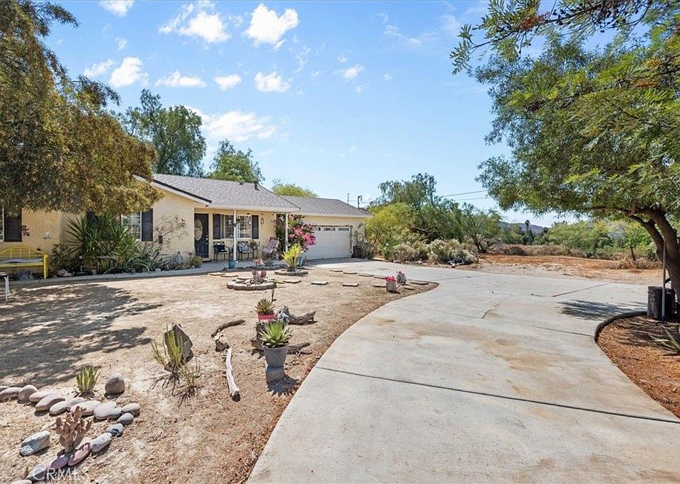 1st image of 23780 Conejo Dr