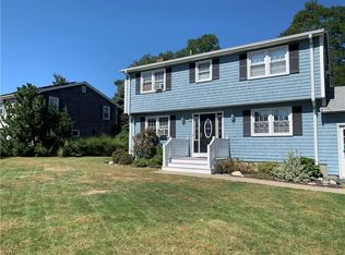 68 Heritage Dr, Portsmouth, RI 02871