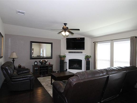 5th image of 1072 Mercury Dr