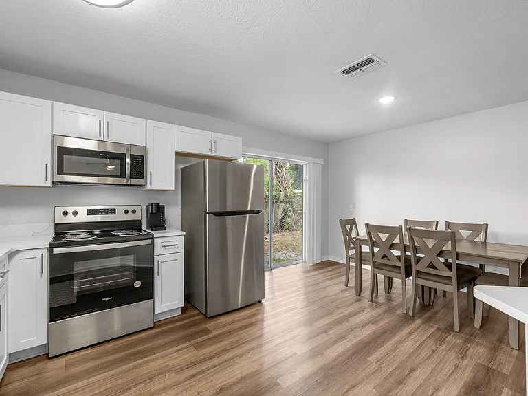 8013 N Alaska St — Photo 5