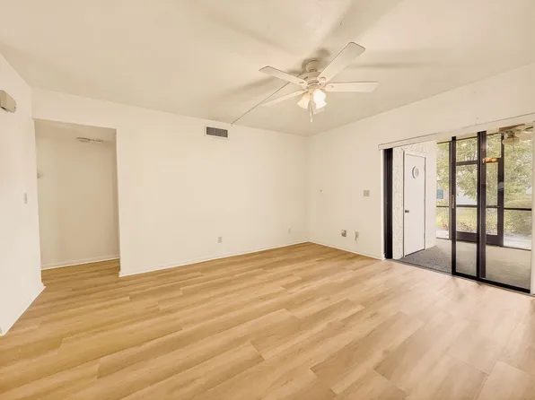 1701 Courtyard Way APT 105, Naples, FL 34112