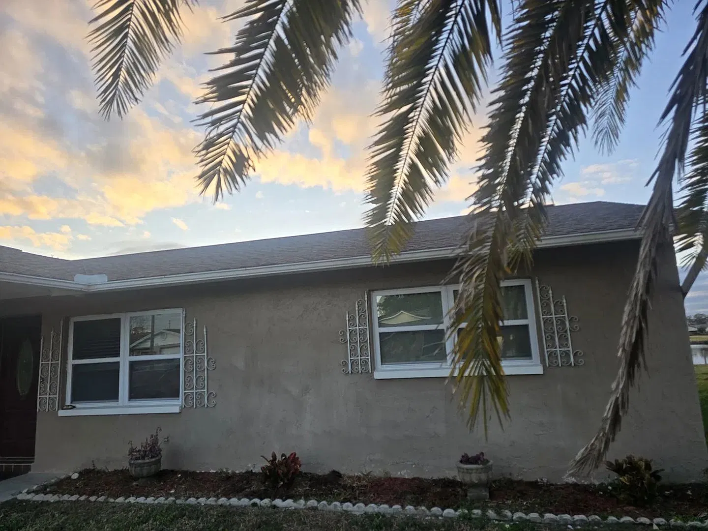Charming 3BR House in Holiday — Photo 3