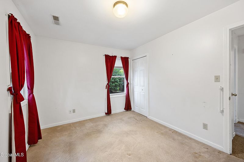 5th image of 56 Miracle Ln
