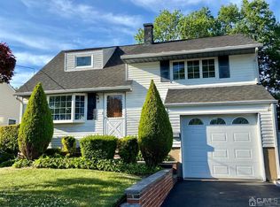 35 Brookside Ct, Colonia, NJ 07067