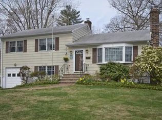 21 Exeter St, Morris Plains, NJ 07950