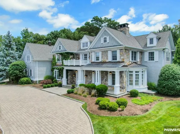 29 McGrath Drive, Cresskill, NJ 07626