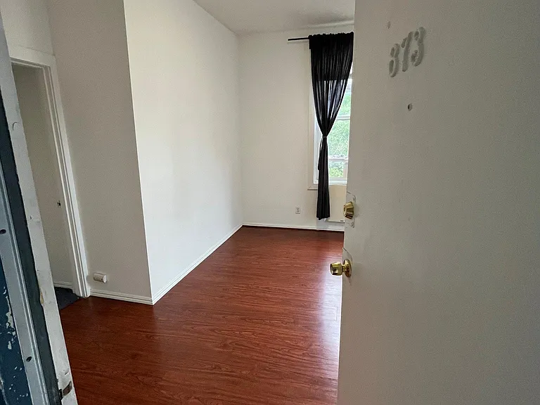 873 Capp St #A — Photo 2