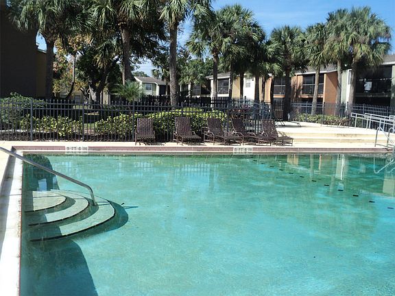 3rd image of 2529 N Alafaya Trl #53-1