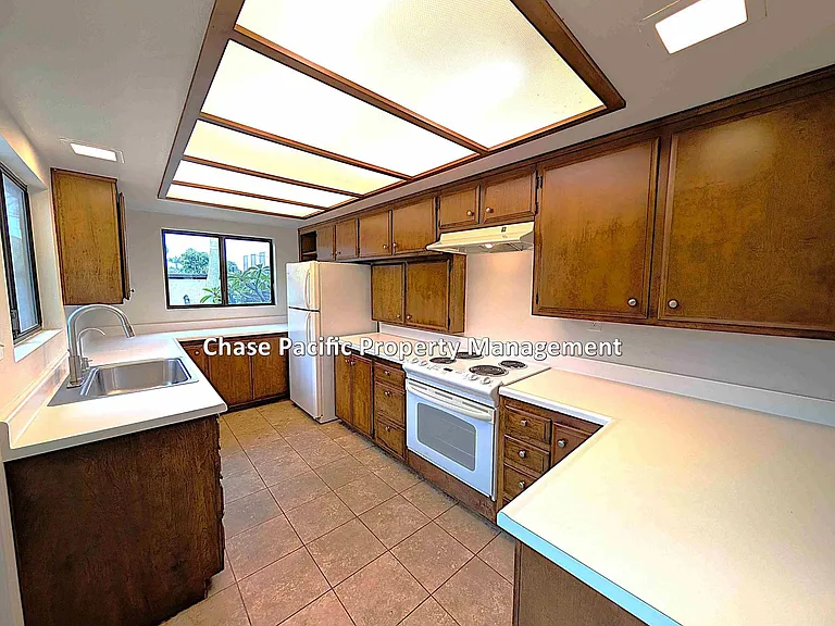 7452 Fay Ave — Photo 4