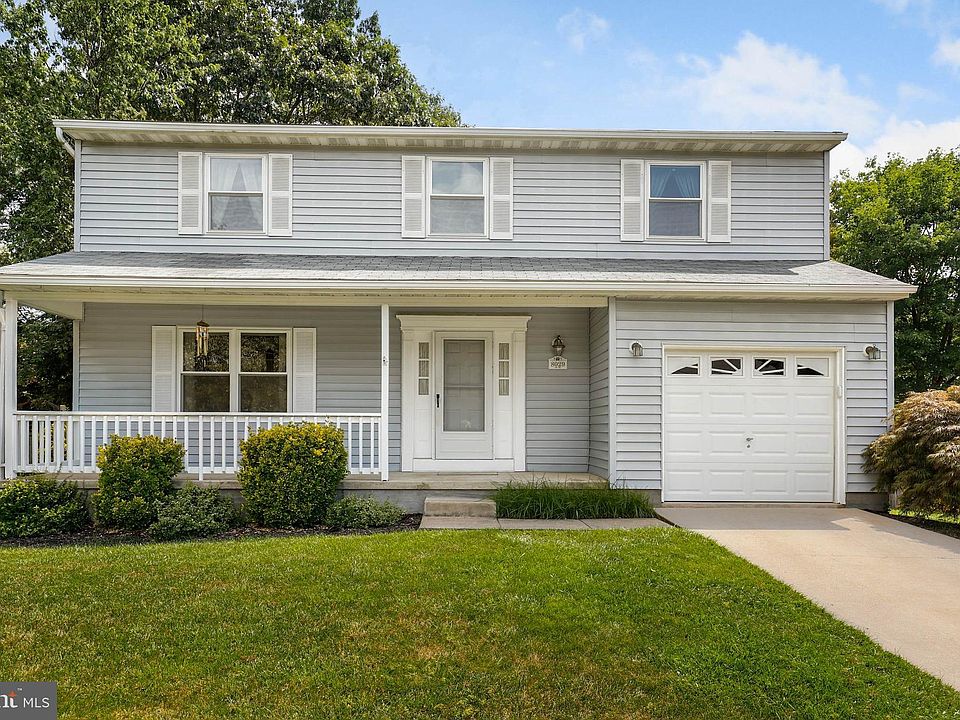 1st image of 8029 Foxtail Ln