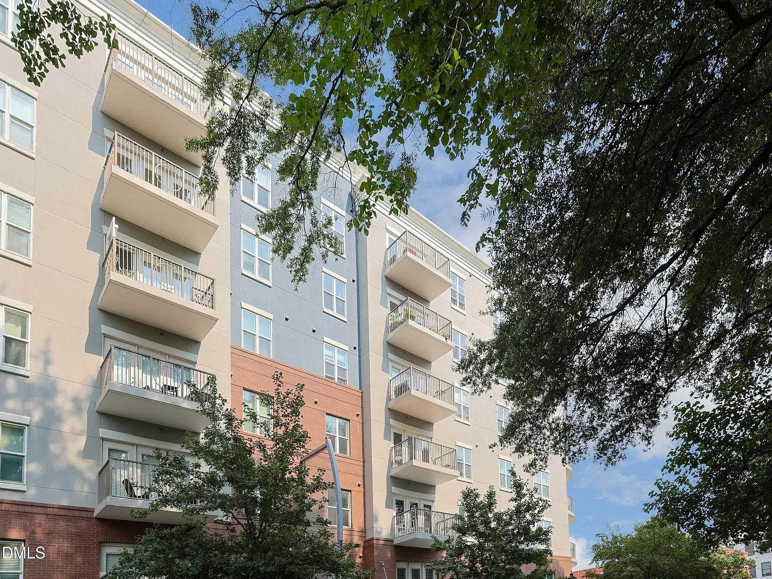 1 bed, 1.0 bath, $1,695 — Photo 1
