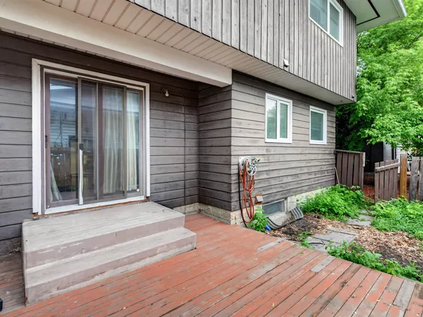 4275 76th St NW #1, Edmonton, AB T6K 2M9