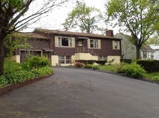 124 Old Foxon Rd, East Haven, CT 06513