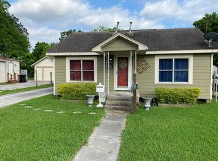 2115 Avenue B, Nederland, TX 77627
