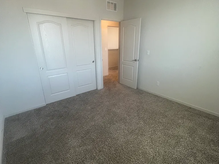 1878 Holland Ln — Photo 46