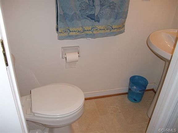 5th image of 2703 Mount Zion Ct
