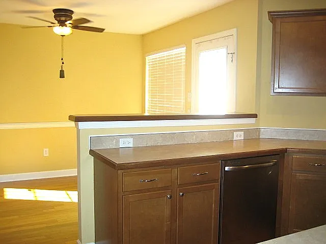 119 Normandy Dr — Photo 3
