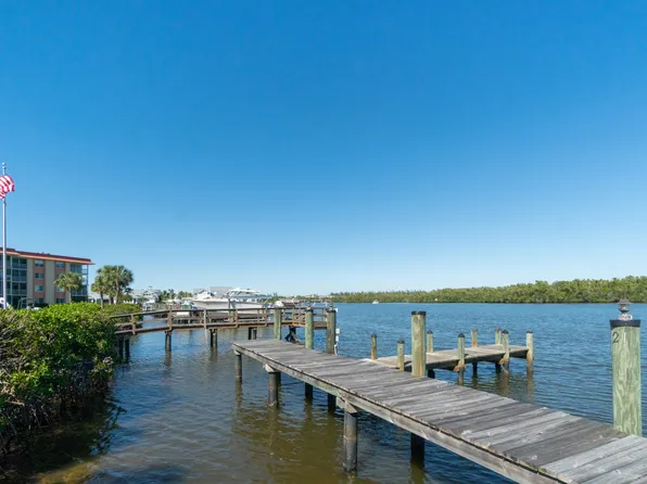 305 Goodlette Frank Rd S, Naples, FL 34102