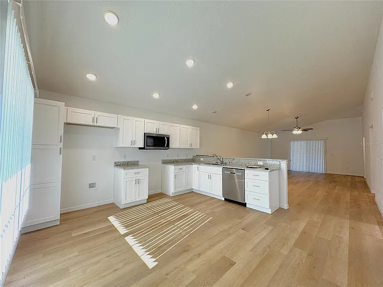 1017 Carnegie Dr — Photo 4
