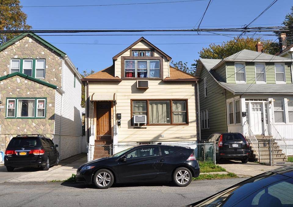 2nd image of 414 Saint Lawrence Ave