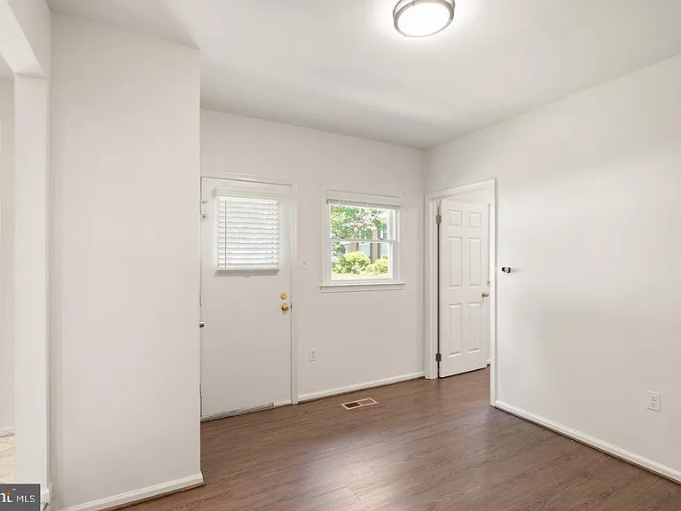 8902 Huxley Ct — Photo 49