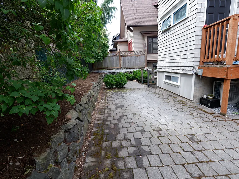 515 W McGraw St #B — Photo 7
