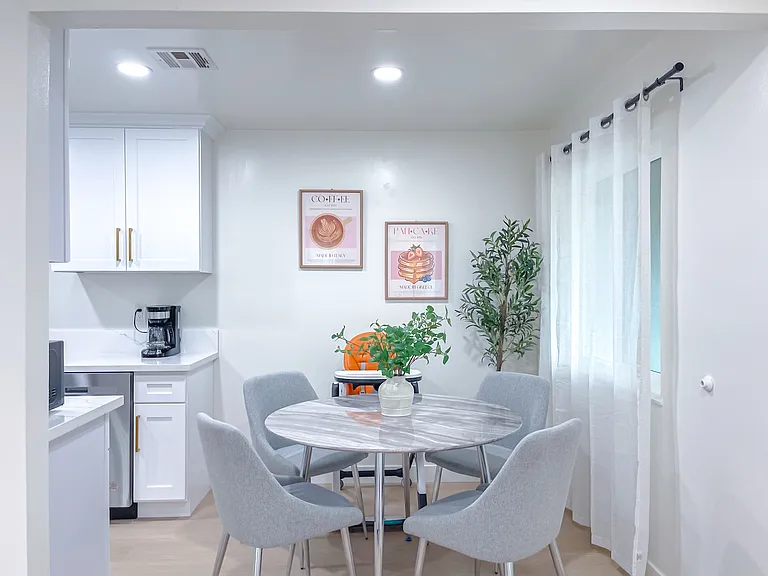 18448 La Guardia St?rowland Hts — Photo 16