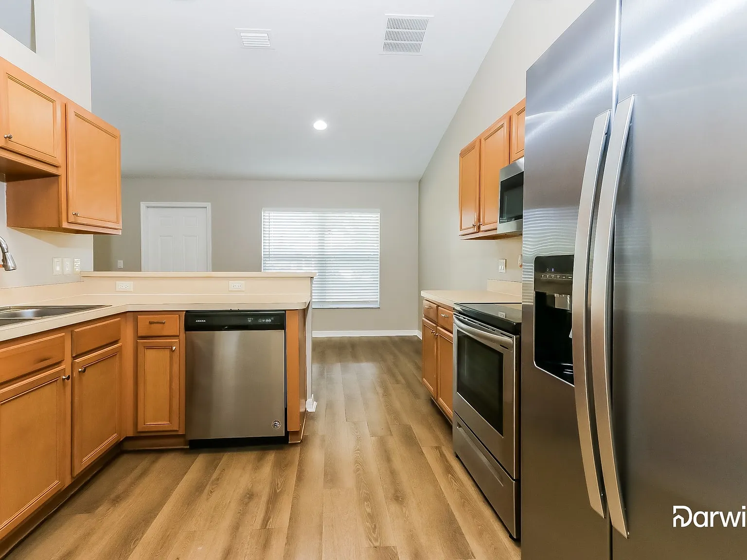 4 bed, 3.0 bath, 2110 sqft, $2,775 — Photo 4