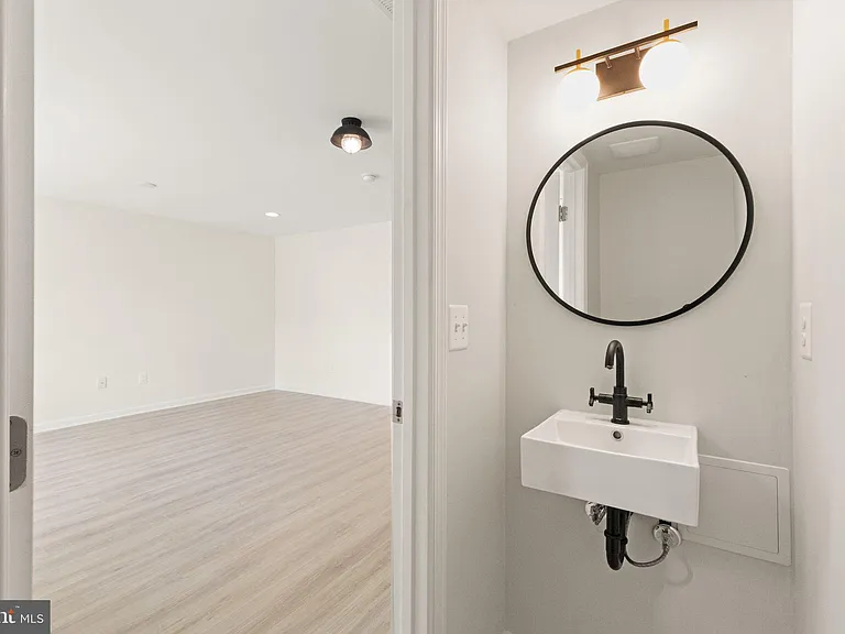 36 Madison St — Photo 8