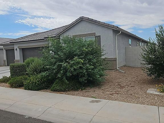 2nd image of 1037 W Castle Ct