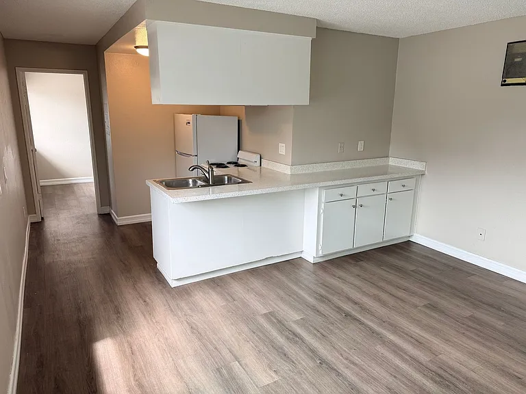 4325 Texas St — Photo 26