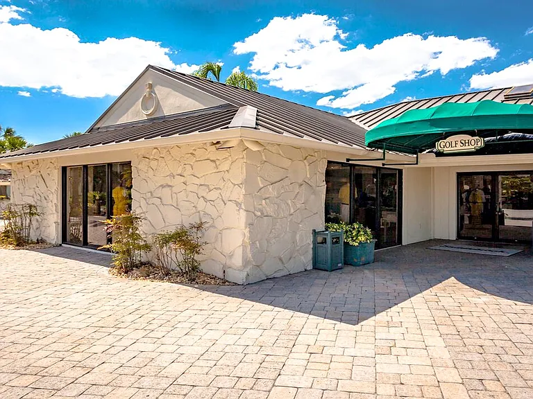 Golf Pro Shop - only 100 yards from villa