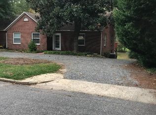 441 7th Avenue Pl NW, Hickory, NC 28601