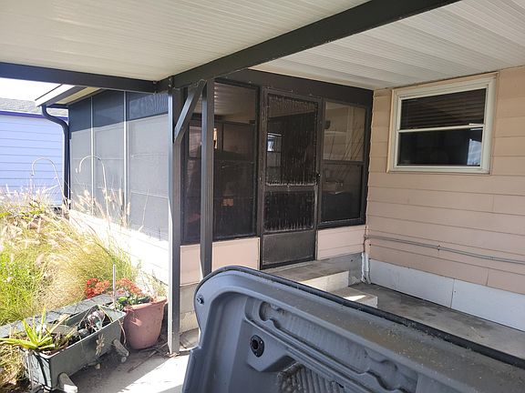 5th image of 101 Rosewood Dr