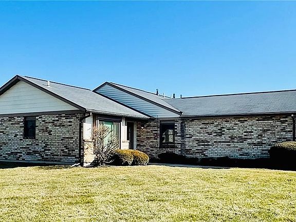 2nd image of 105 Wren Wood Ct