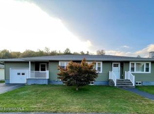 317 Dwight Ave, Jermyn, PA 18433