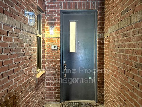 2nd image of 1101 W 1st St #105