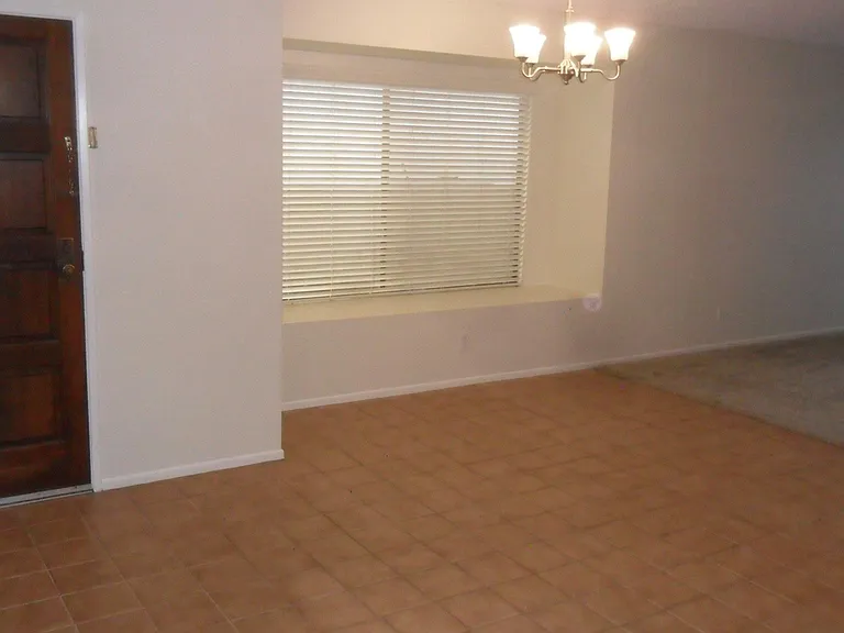 466 Potomac Way — Photo 4