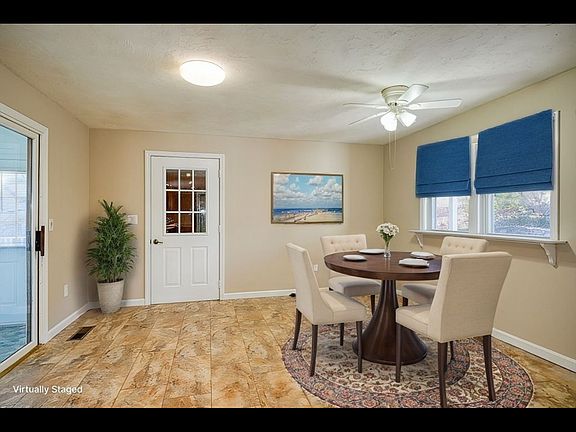 5th image of 8 Crestview Dr #1