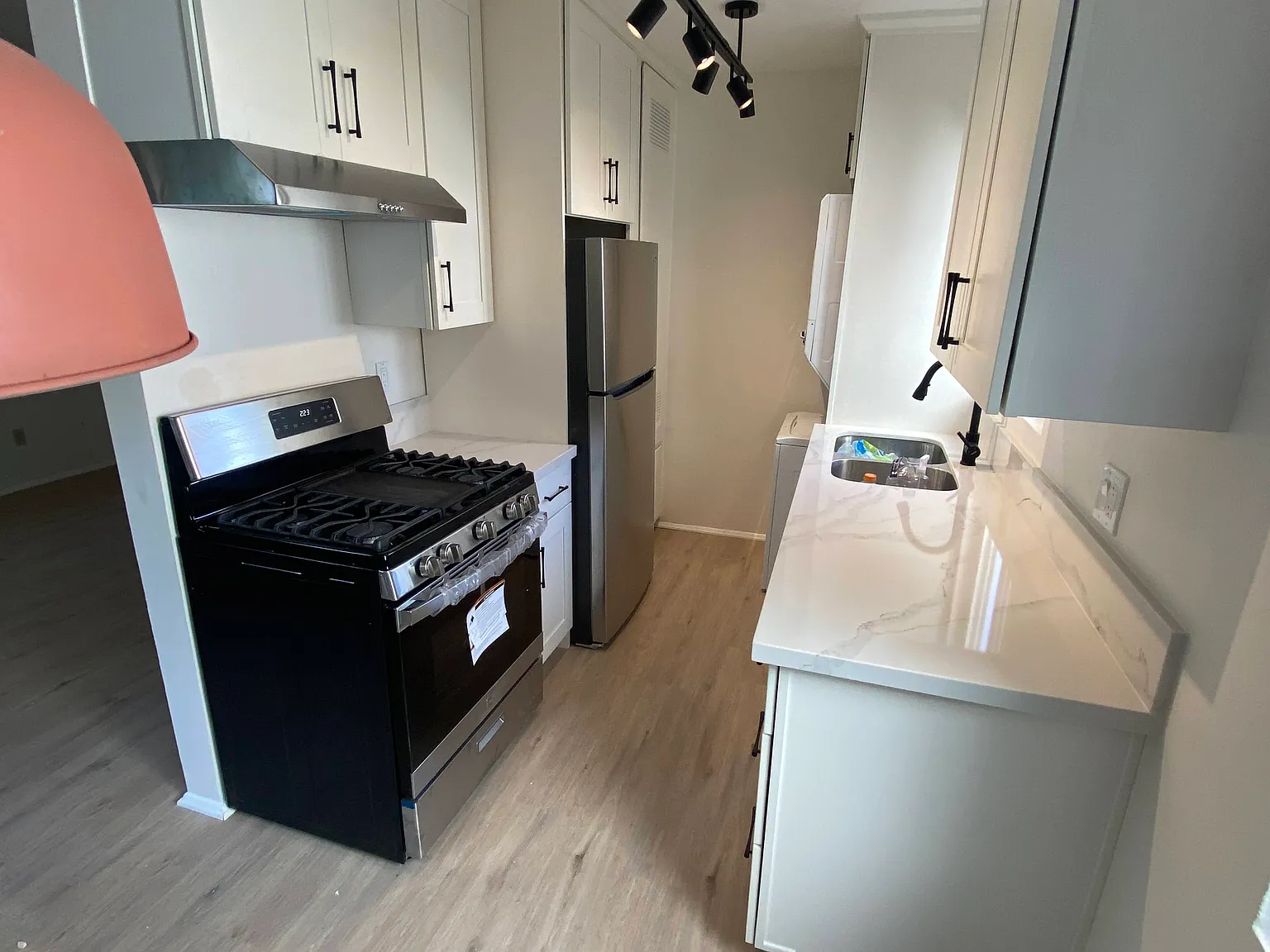 1 bed, 725 sqft, $1,795 — Photo 3