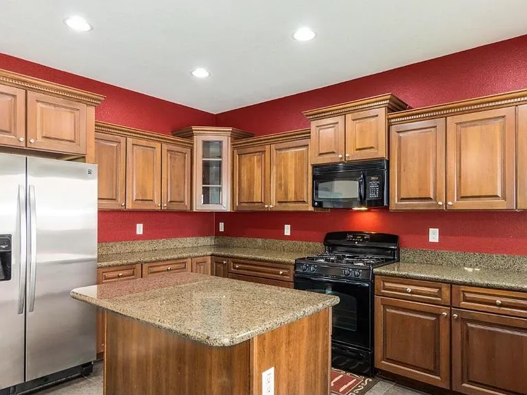 14586 W Mauna Loa Ln — Photo 6