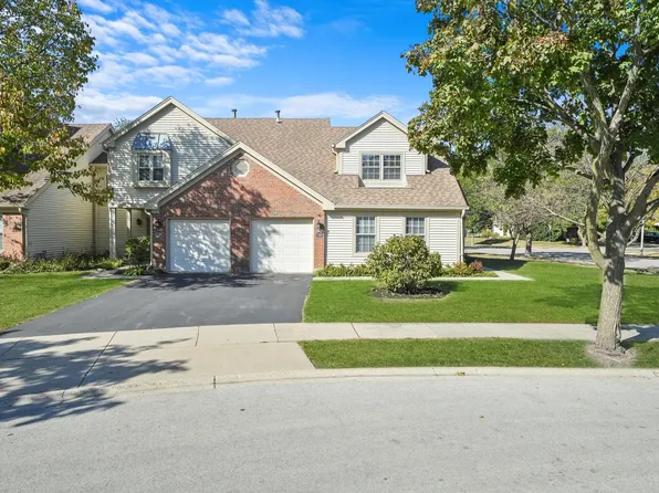 728 Sutton Cir, Wheeling, IL 60090