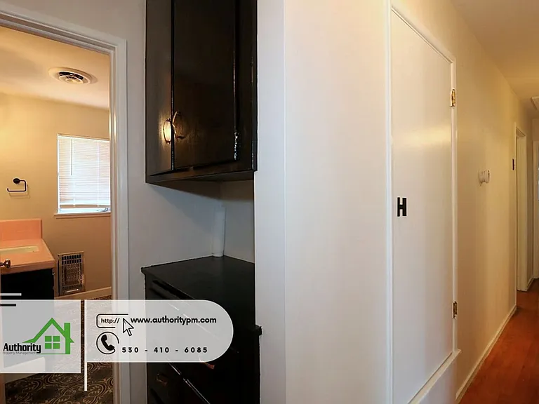 1848 Shady Ln — Photo 14