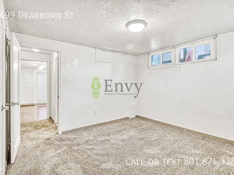 2699 S Dearborn St — Photo 14