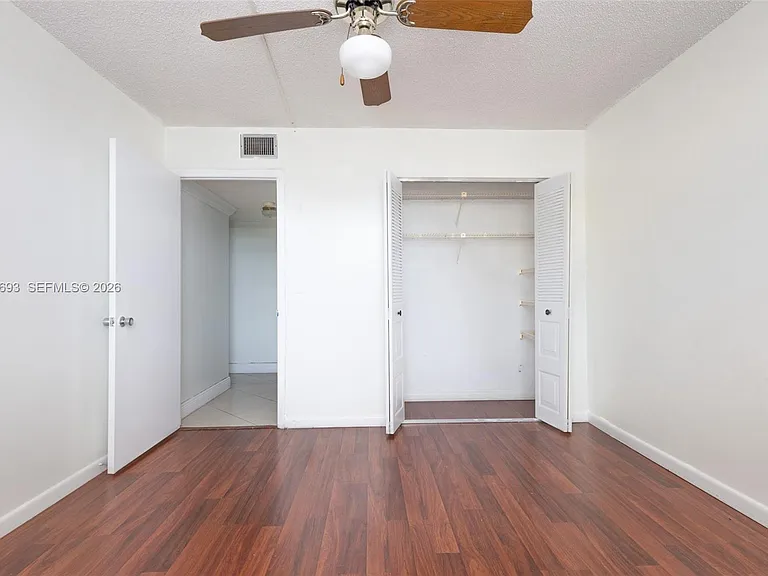 206 NW 18th St — Photo 13