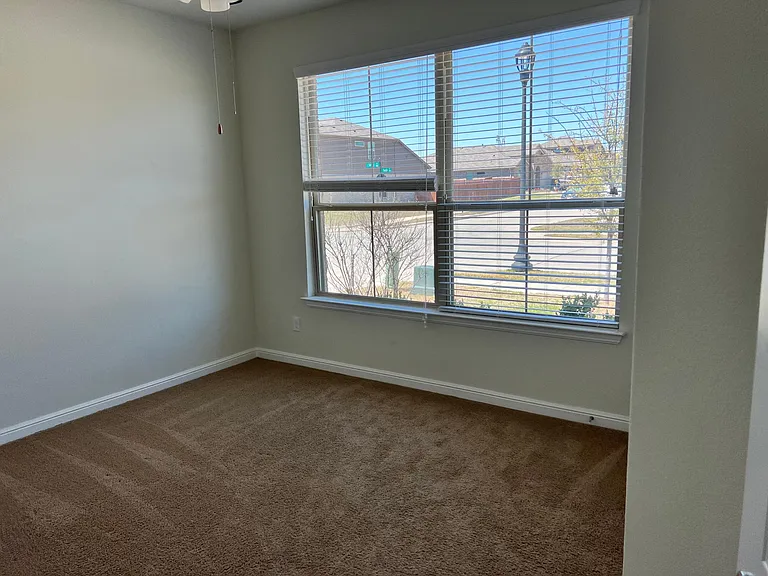 1108 Cushing Dr — Photo 17