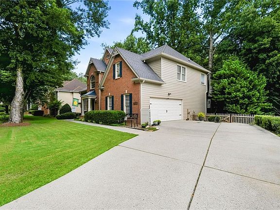 5th image of 540 Sheringham Ln