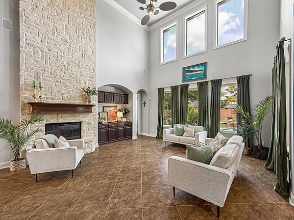 3rd image of 2504 Baywater Canyon Dr