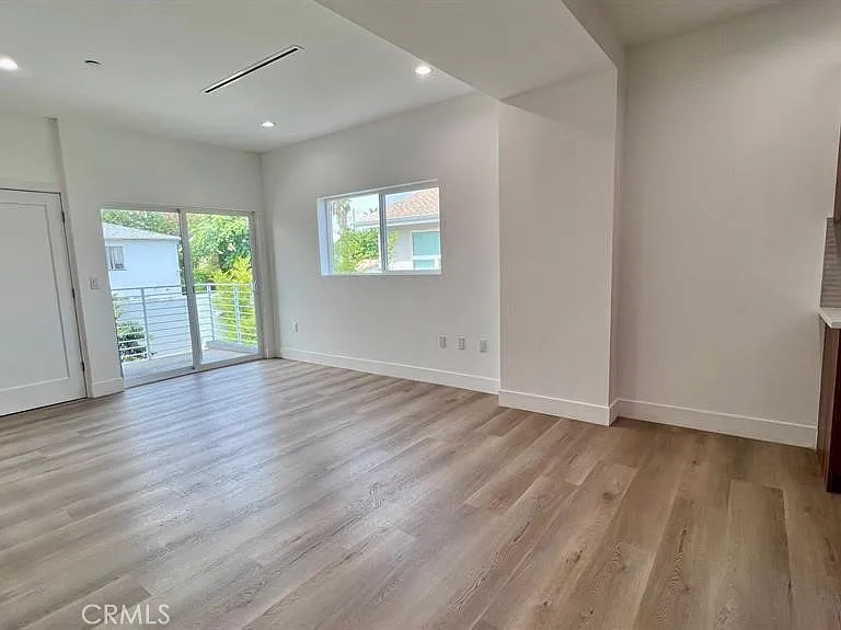 5635 Klump Ave #1/2 — Photo 8